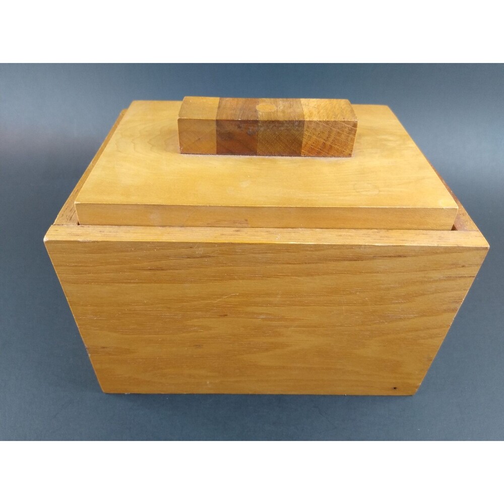 Inlaid Decoration Wood Box Chest Old Vintage Wooden Folk Art Woman - Picture 10 of 12